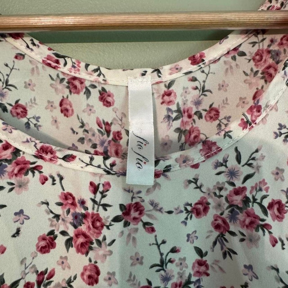 Floral tank top with tie back detail - Picture 4 of 4